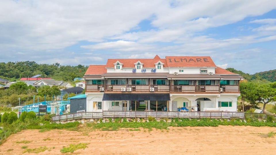Taean anmyeondo hwangdo ilmare Pension Bed and Breakfast in South Korea