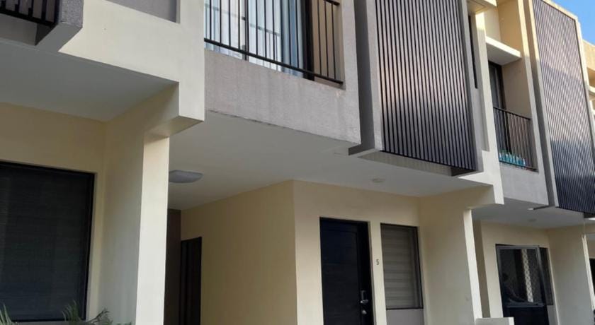 FLY & REST GUESTHOUSE - Mactan-Cebu International Airport Hotel in Lapu-Lapu City