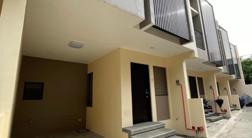 FLY & REST GUESTHOUSE - Mactan-Cebu International Airport Hotel in Lapu-Lapu City
