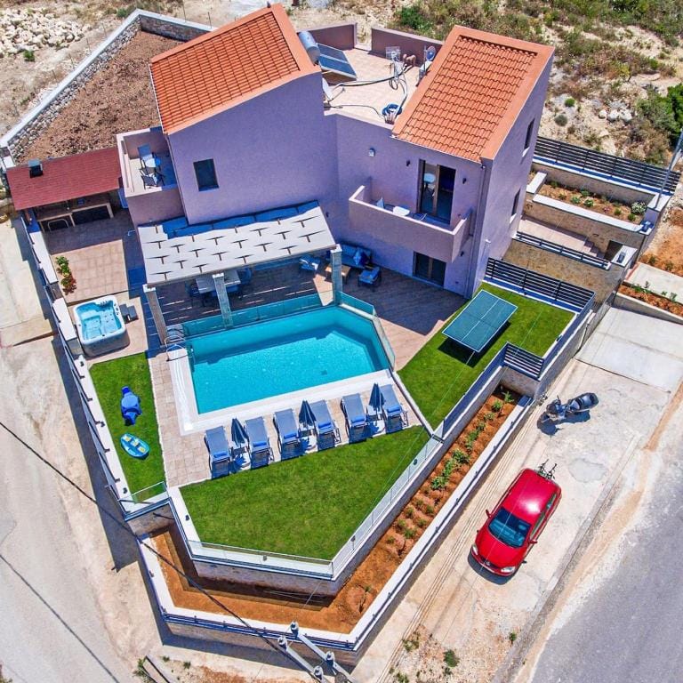 Anthi in Maroulas with 3 bedrooms and 3 bathrooms Villa in Crete