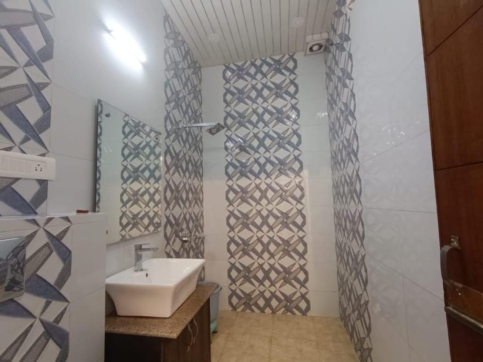 Hotel Snow Ark inn, Dalhousie Hotel in Himachal Pradesh