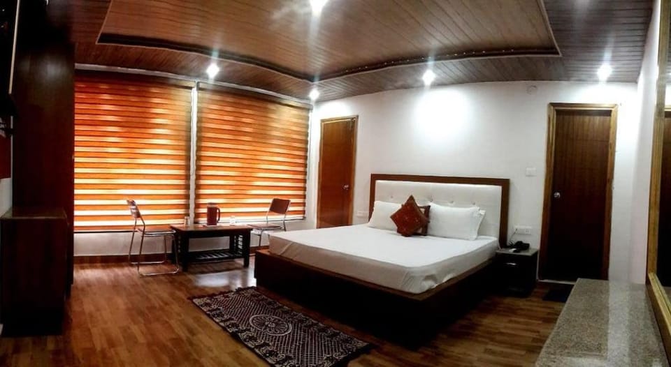 Hotel Snow Ark inn, Dalhousie Hotel in Himachal Pradesh