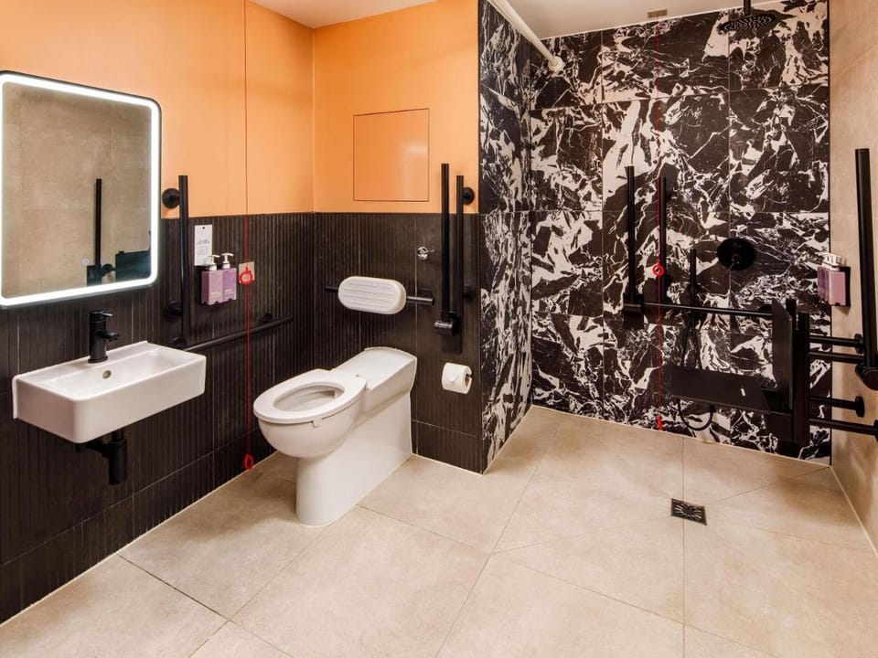 TRIBE Manchester Airport Hotel in England