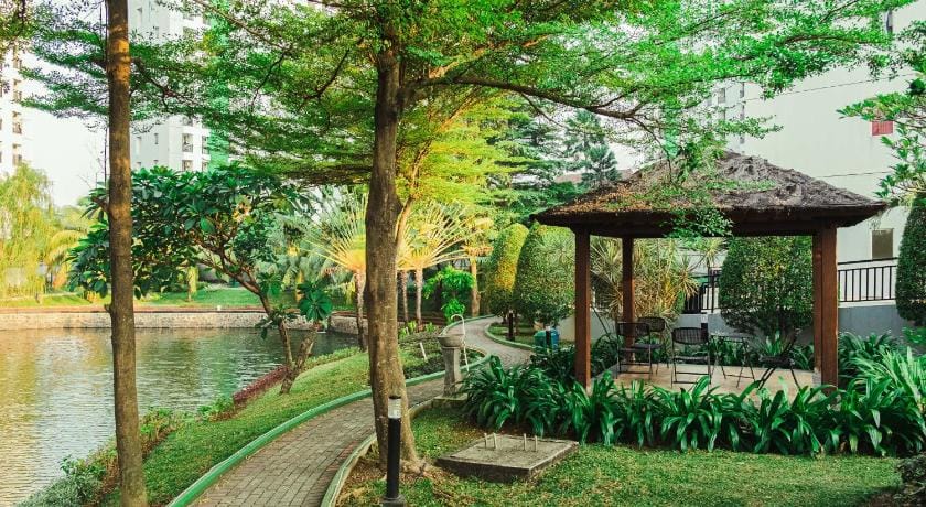 Pelangi Rooms By Reccoma Hotel in West Java