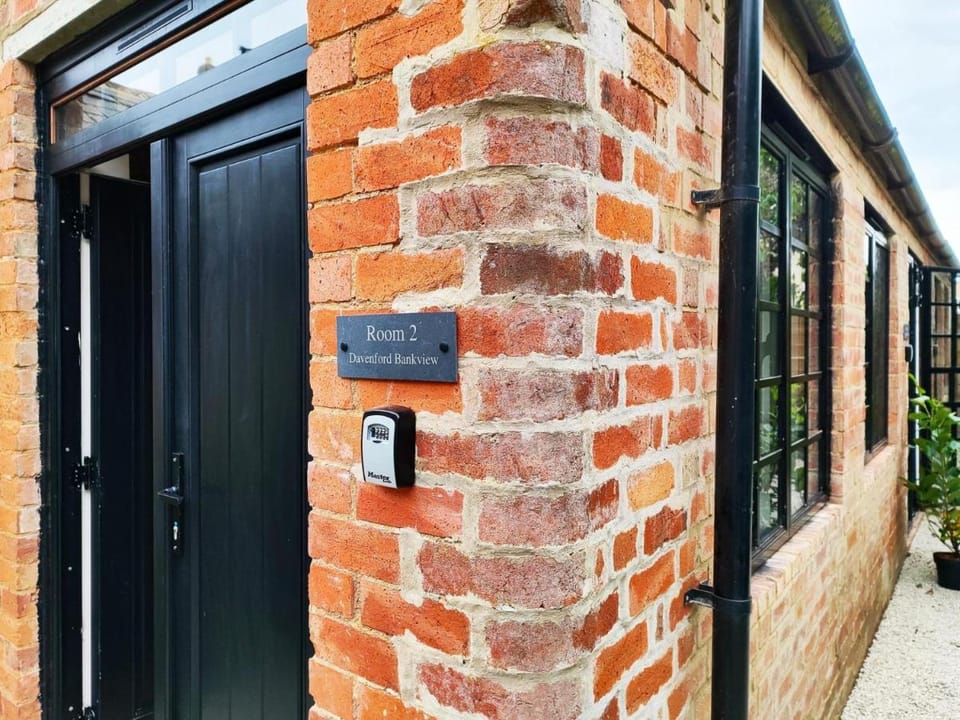 Cotswold Bankview Apartment in West Oxfordshire District