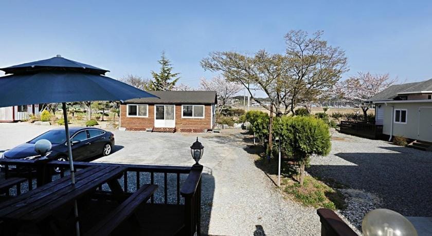 Cheongsachorong Pension Gapyeong Bed and Breakfast in South Korea