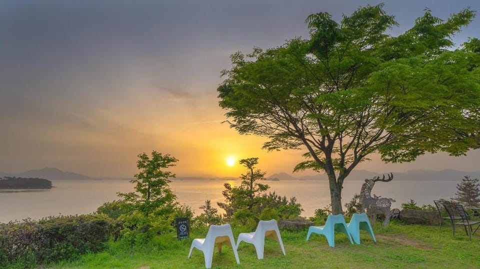 Yeosu Rebeu183184 Oceanview Pension Bed and Breakfast in South Korea