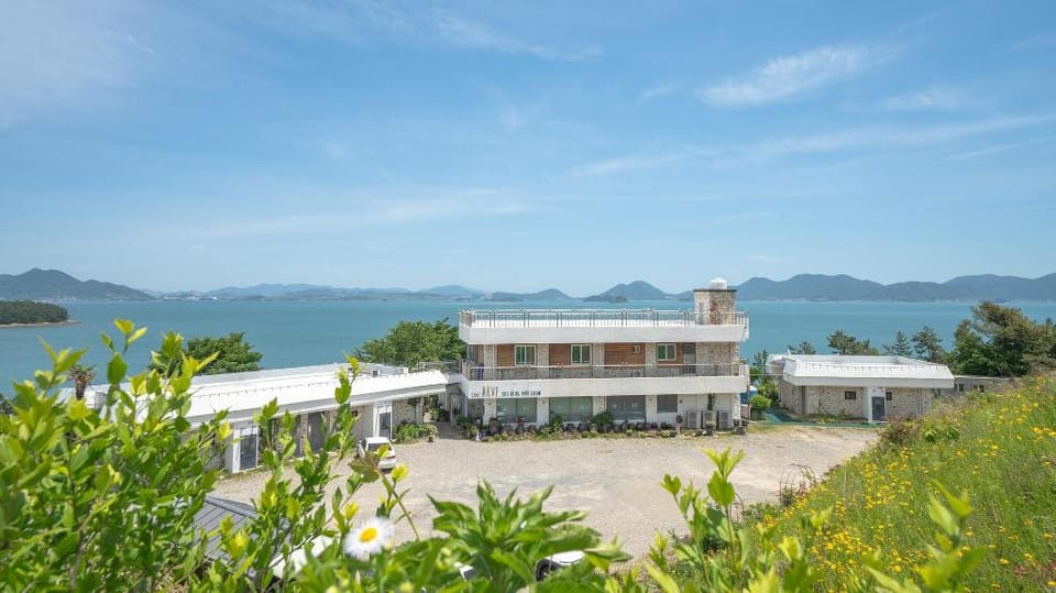 yeosu rebeu ocean view pension Bed and Breakfast in South Korea