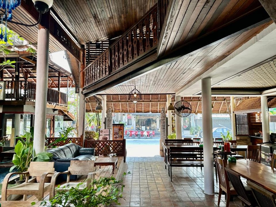 Tony's Place Ayutthaya Hotel in Laos