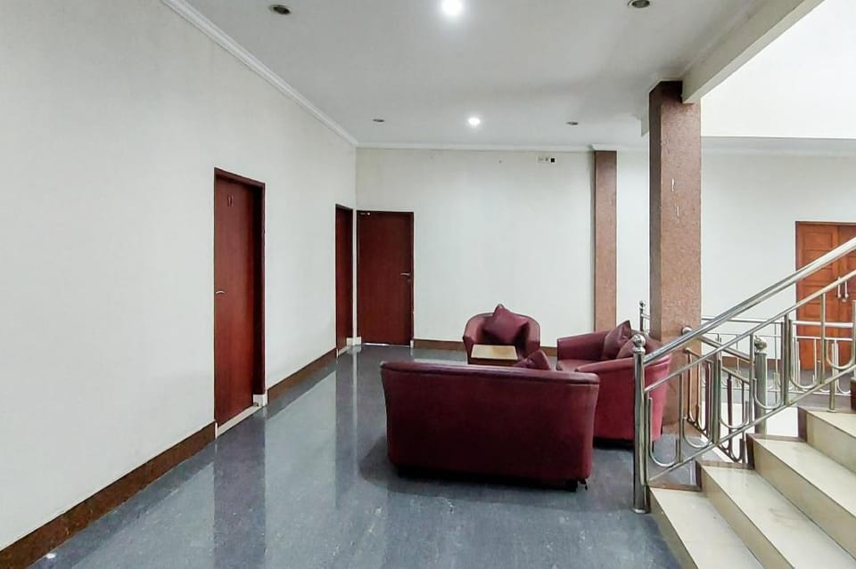 Ni Hotel Syariah Bandara Soekarno Hatta Mitra RedDoorz Hotel in West Java