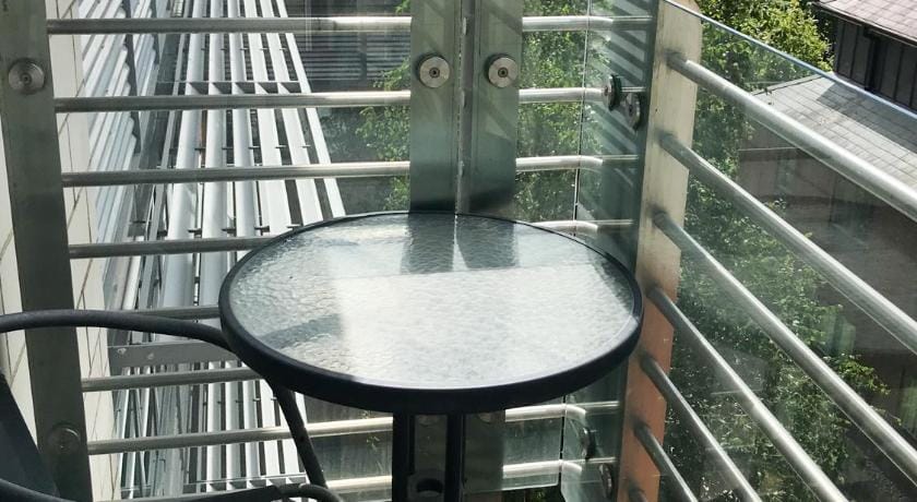 Roomspace Serviced Apartments -The Courtyard Apartment in London