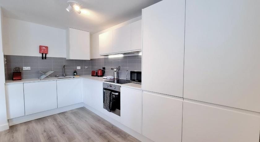 Roomspace Serviced Apartments - Kew Bridge Court Apartment in Brentford