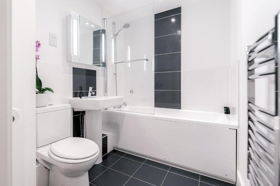 Roomspace Serviced Apartments - Capitol Square Apartment in Epsom
