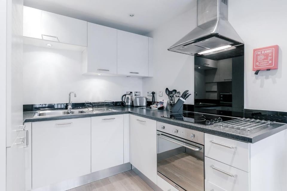 Roomspace Serviced Apartments - Capitol Square Apartment in Epsom