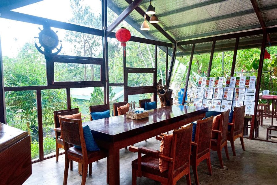 Vạn Tùng Homestay & Café Vacation rental in Dalat