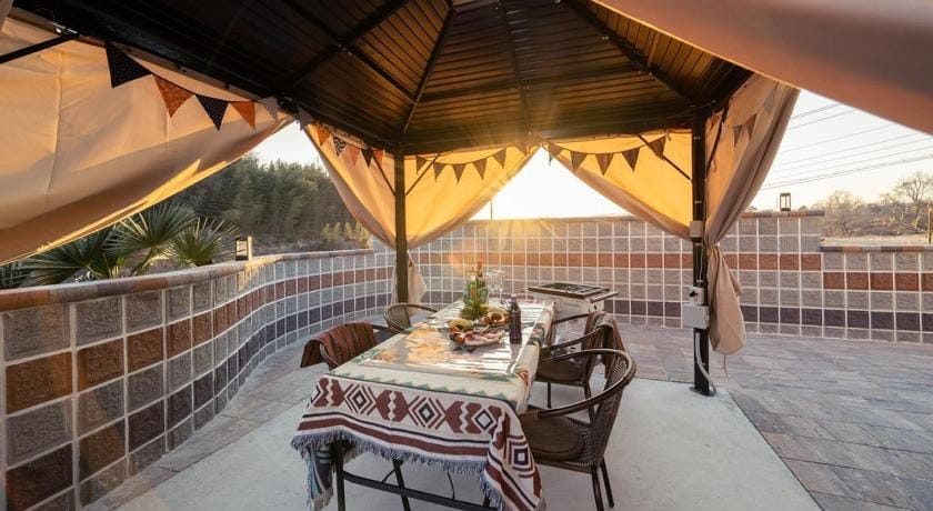 Gyeongju Yeonjeong Pool Villa Bed and Breakfast in South Korea