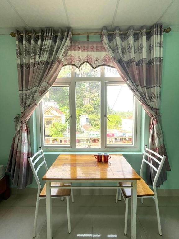 Bee Backpackers Hostel Hotel in Laos