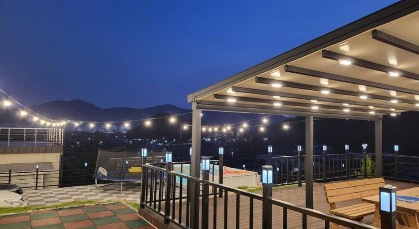 A Great View Kids Pool Villa Pension Bed and Breakfast in South Korea