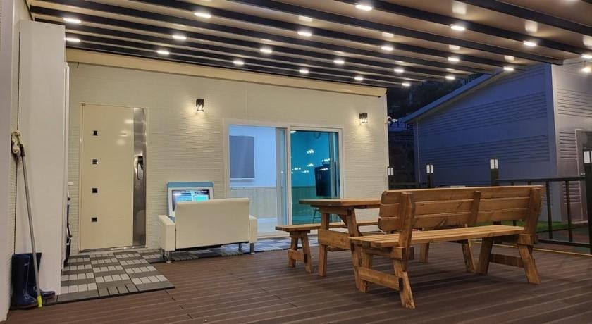 A Great View Kids Pool Villa Pension Bed and Breakfast in South Korea