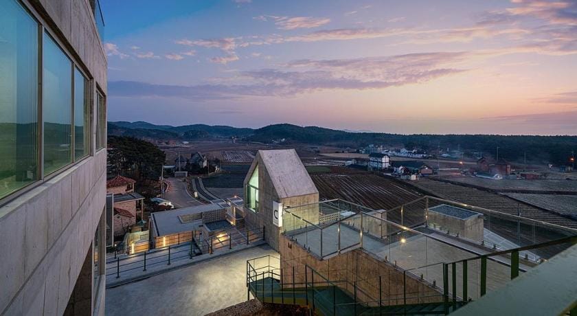 Taean Oaten Pool Villa Bed and Breakfast in South Korea