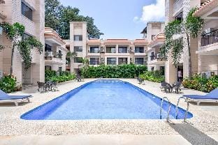 Pink Lemonade 1 BHK  Pool  Nr Thalassa Apartment in Goa, India