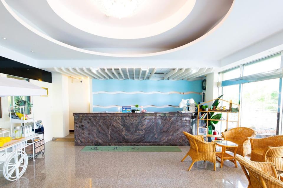 Lovestar Lakeside Hotel-Stars Building Bed and Breakfast in Hengchun Township