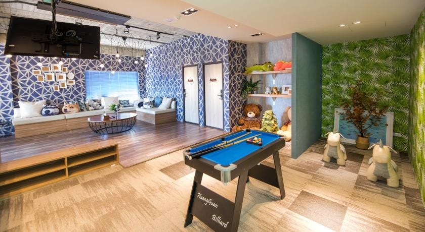 Lovestar Lakeside Hotel-Stars Building Bed and Breakfast in Hengchun Township