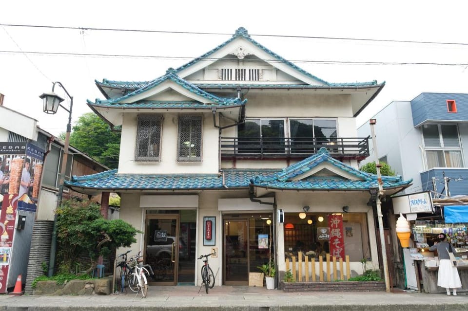 Wanderlust Inn Bed and Breakfast in Yokohama