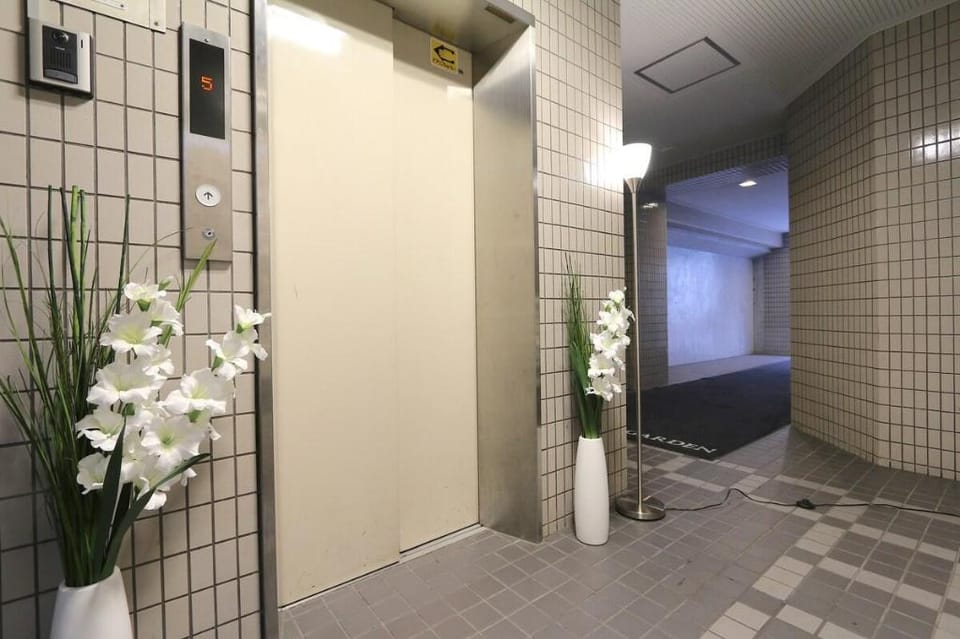 EG42 [Nihonbashi 60㎡] 5 Beds 2LDK - 1 Minute Walk from Kuromon Market - Elizabeth Garden Apartment in Osaka