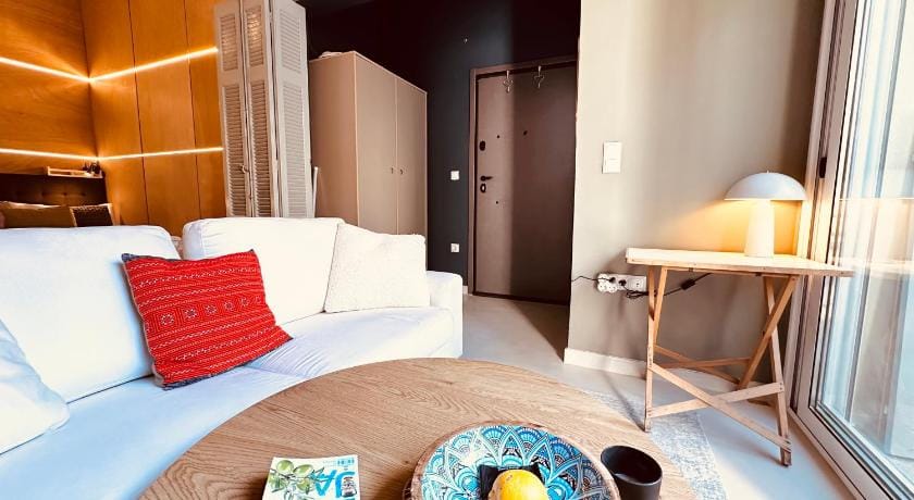 Sunny Studio Apartment in Athens