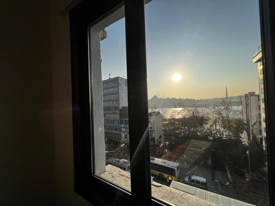 Wonder Karaköy 5- 4BR, 2BA Astounding Sea View Apartment in Istanbul