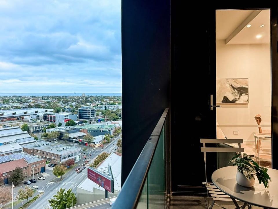 Elegant 2BR Skyline Apt Free Parking Apartment in Southbank