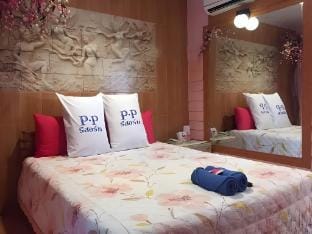 pp resort suwinthawong Villa in Bangkok