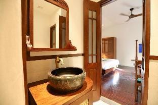Island life, lake Truc Bach apt upper floor 2 Apartment in Hanoi
