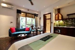 Island life, lake Truc Bach apt upper floor 2 Apartment in Hanoi