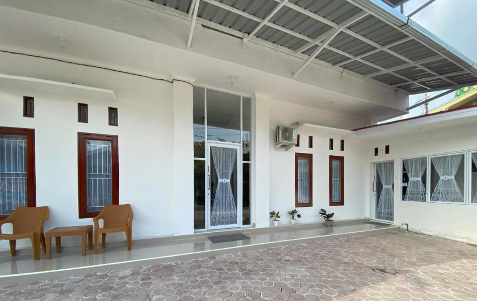Guesthouse Pondok Amak Apartment in Padang