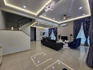 Modern Lux Malacca @ Adellia Villa Pool Garden Vacation rental in Malaysia