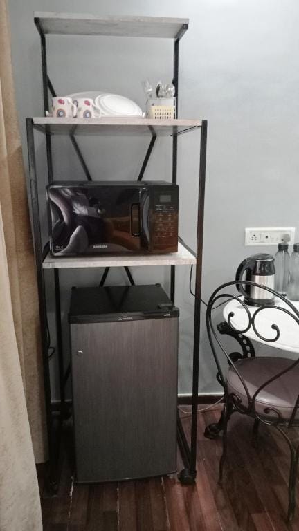 1 Bedroom Apt near Airport Apartment in Mumbai