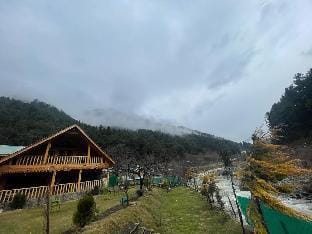Riverfront Reem Cottage Vacation rental in India