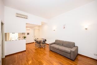 ShortMi Garibaldi Vacation rental in Milan