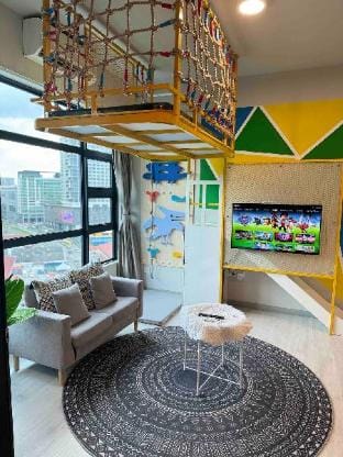JQ5 SlideLoftBed 5pax near Suria Mall Gaya St SICC Vacation rental in Kota Kinabalu
