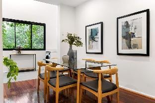 Bright Central Darlinghurst Apartment in Sydney