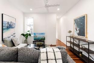 Bright Central Darlinghurst Apartment in Sydney