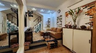 FREE PICK UP - Central 5 Bdrs Homestay For Groups Vacation rental in Hanoi