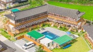 Gyeongju gampo byeolbit hanok Pension Bed and Breakfast in South Korea