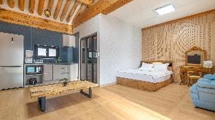 Gyeongju gampo byeolbit hanok Pension Bed and Breakfast in South Korea