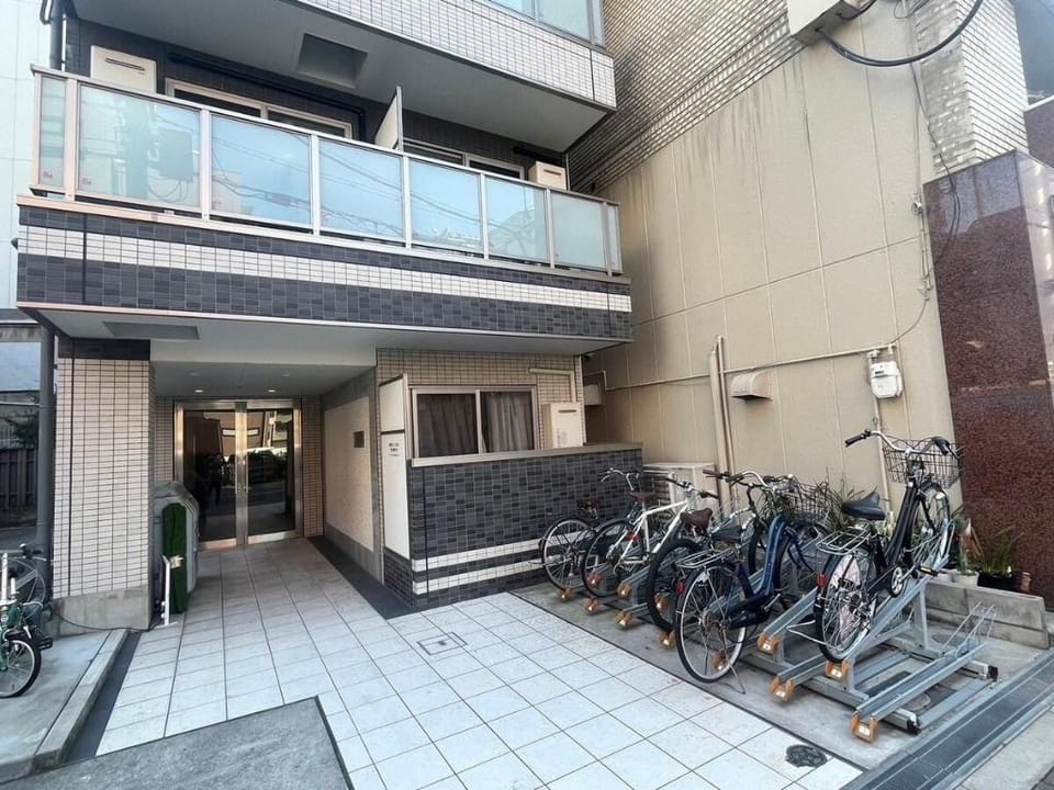 Near 5 stations !Close to Tsutenkaku Namba Apartment in Osaka