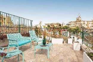 Penthouse at Trevi's Fountain and Panoramic Terrace Apartment in Rome