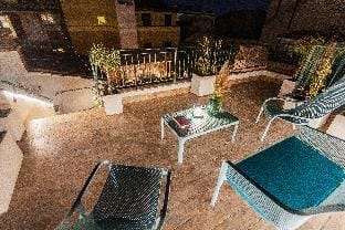 Penthouse at Trevi's Fountain and Panoramic Terrace Apartment in Rome