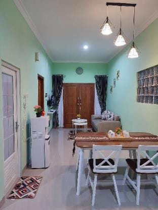 Sekar Homestay Hunian Nyaman di Sleman Vacation rental in Special Region of Yogyakarta
